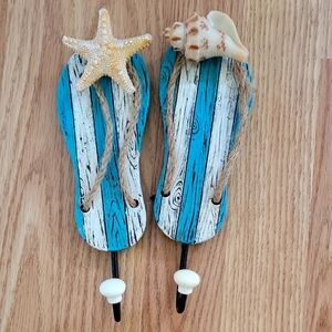 Beach-Themed Flip Flop Seashell Wall Hooks